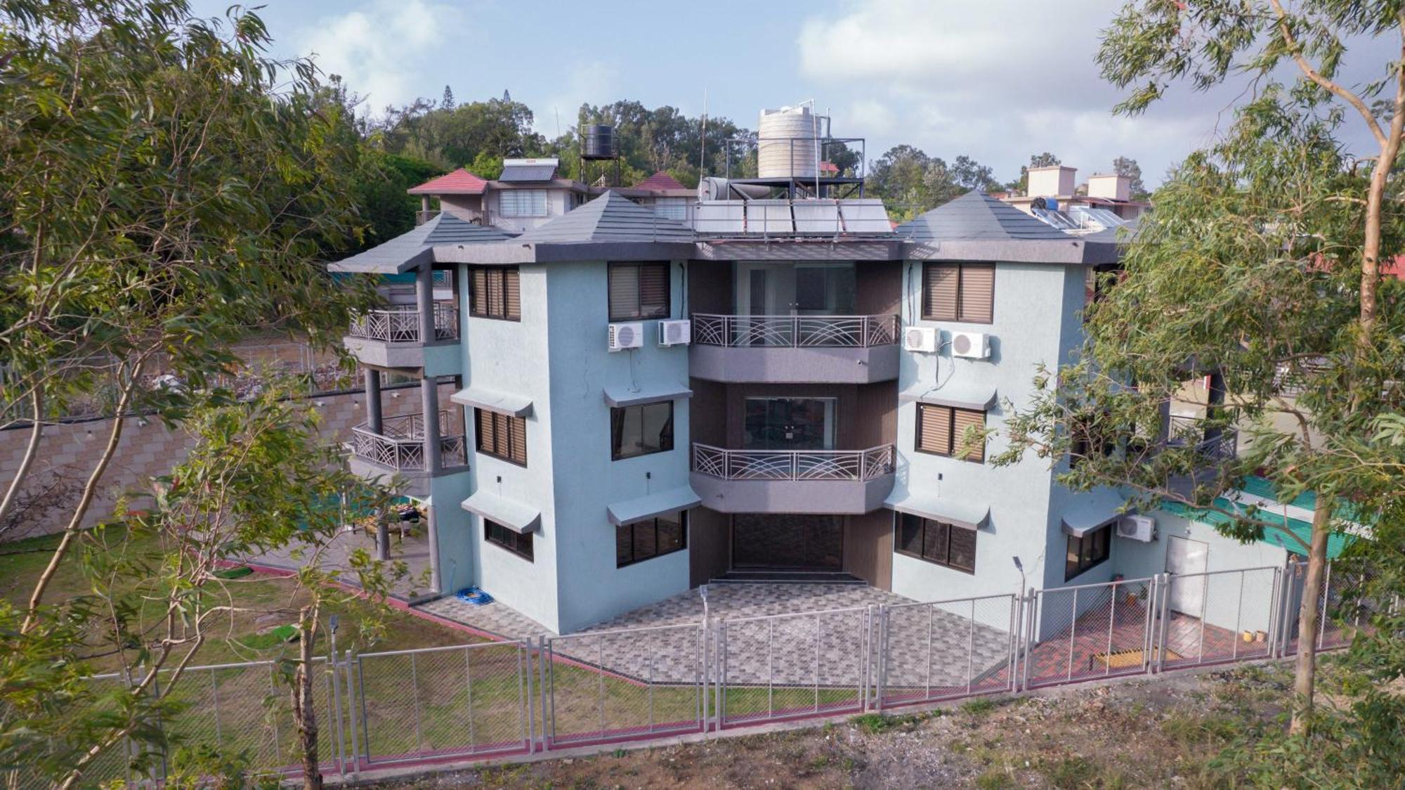 Magnum Villa Панчгани Экстерьер фото